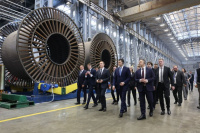 Russian Minister of Industry and Trade visits SKT Group plant in Pskov